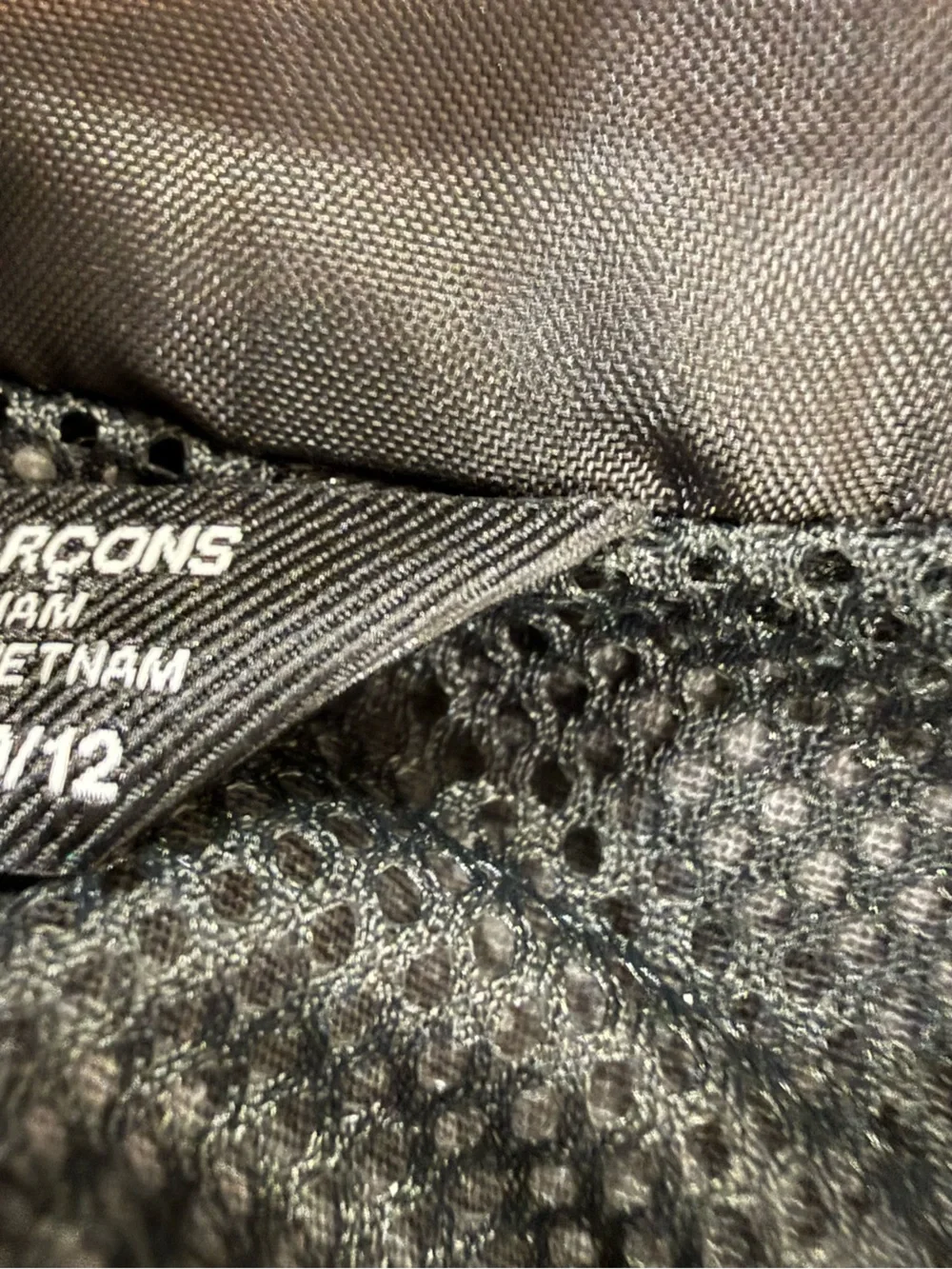 The North Face Boys sz 10/12 Hooded Raincoat in Charcoal Gray